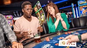 Andar Bahar live dealer card game interface on italia slot